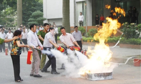 Huấn luyện PCCC cho doanh nghiệp an toàn cho hoạt động sản xuất kinh doanh